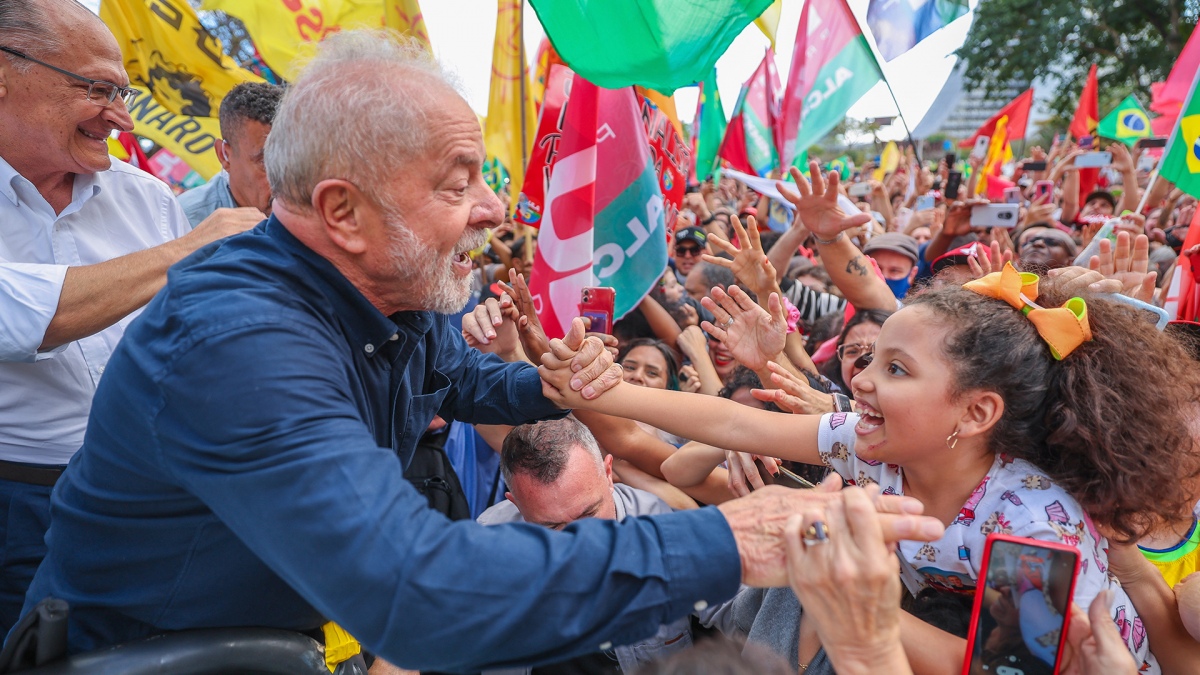 Elecciones en Brasil: Lula afirma que no se presentará a la reelección si gana el domingo