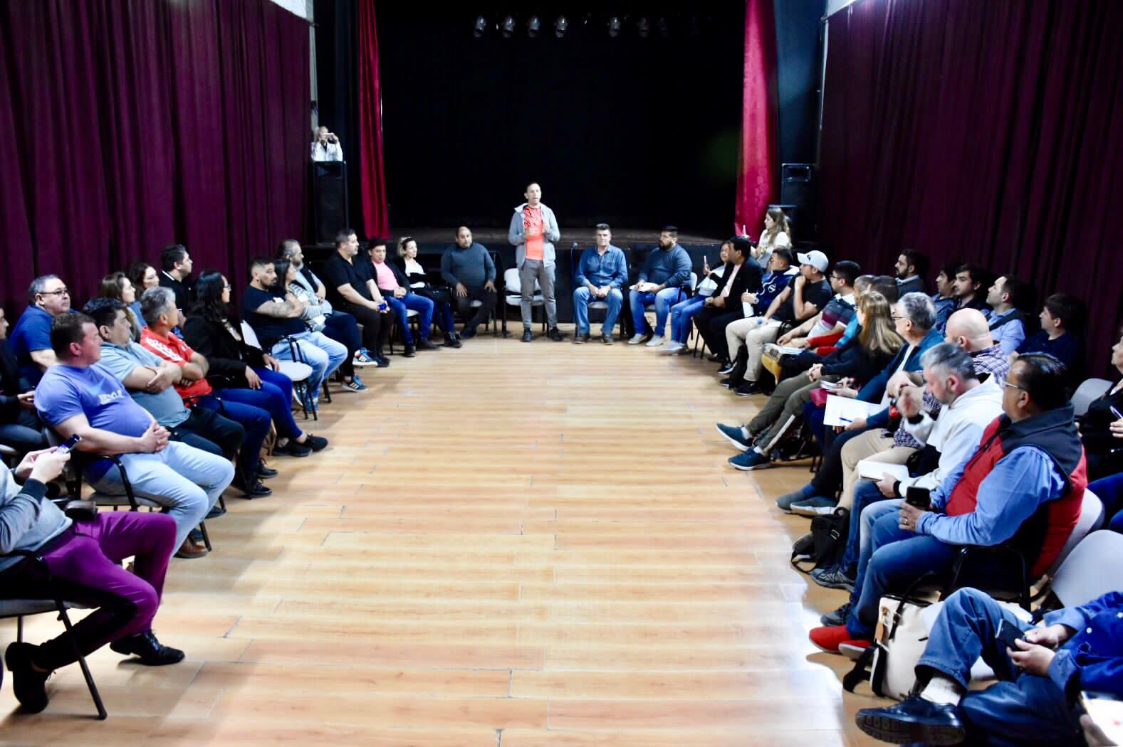 Maderna se reunió con representantes de todas las juntas vecinales: Aceitarán contacto directo para avanzar en las necesidades de cada barrio