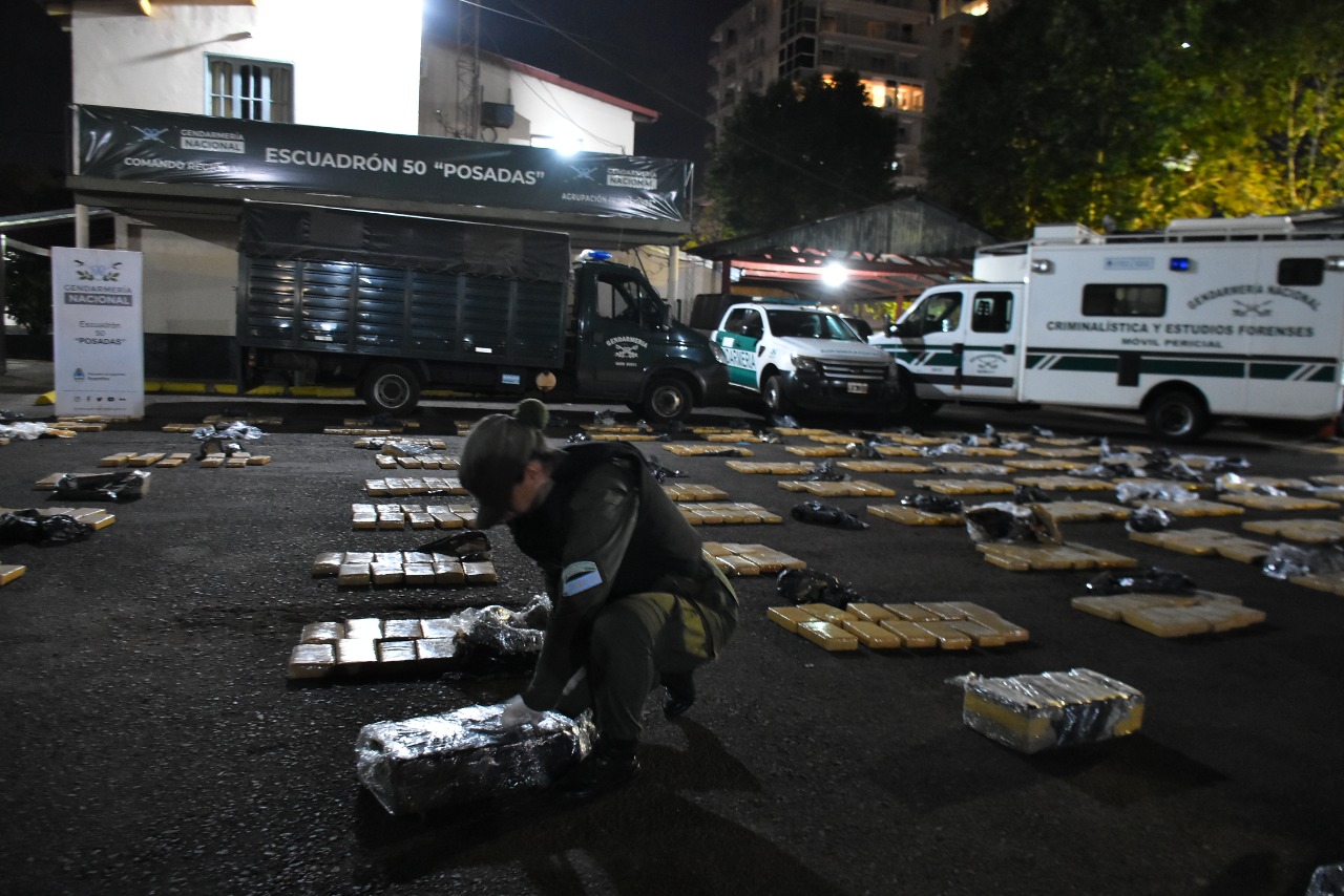 Encontraron 2.420 kilos de marihuana en una vivienda que estaban fraccionadas en 2.352 paquetes