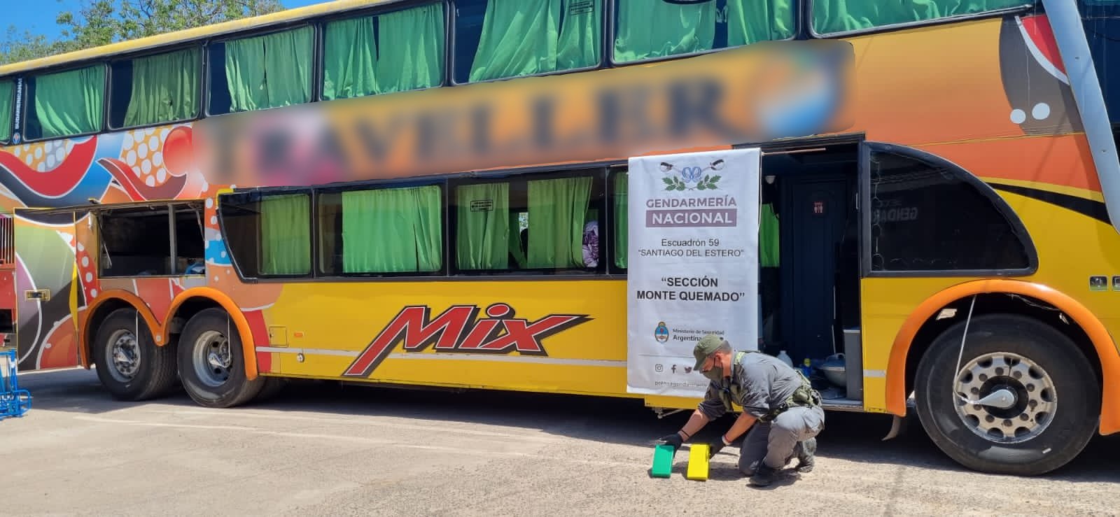 Un perro antinarcóticos detectó dos kilos de cocaína que eran enviados en un “tour de compras”