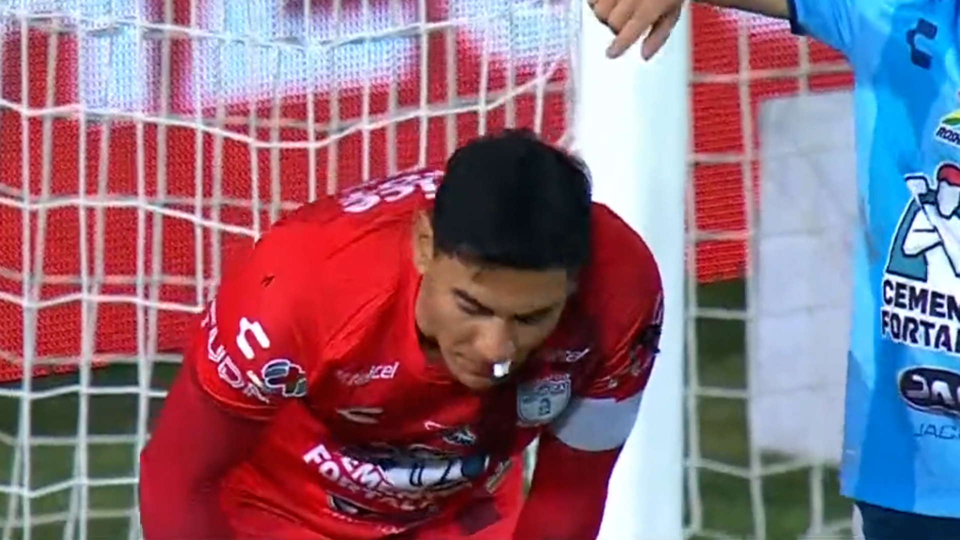 Liga de México: Ustari hizo un penal, se lo atajó a Funes Mori y después se desmayó