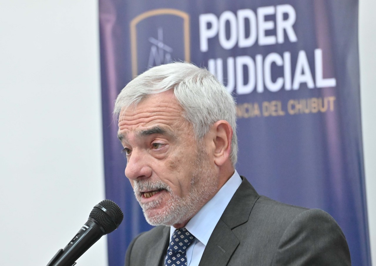 Vivas dijo que con el juicio por jurados en Chubut “estamos consolidando la participación ciudadana” en procesos penales