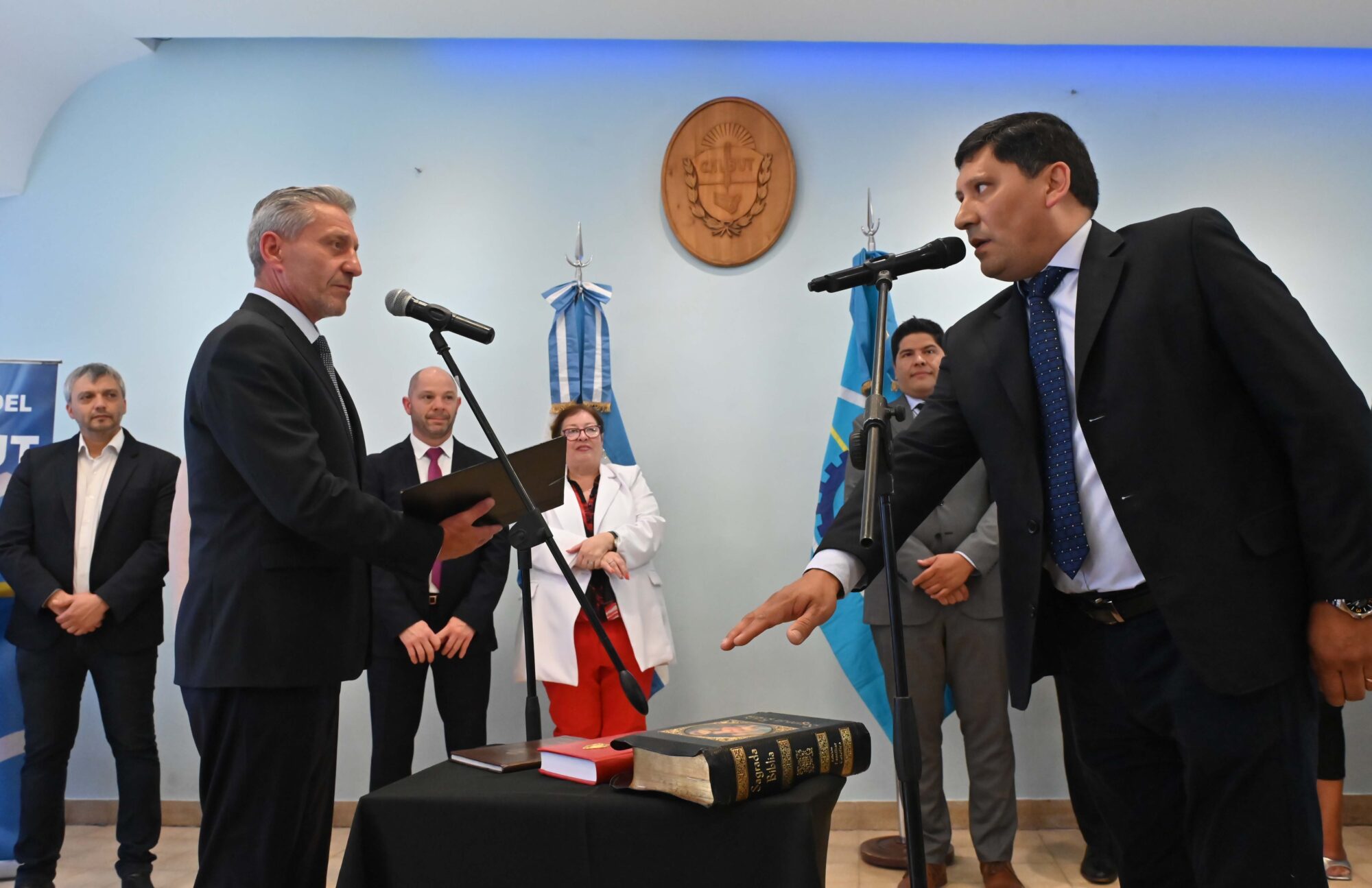 El gobernador puso en funciones a Luis Aguilera como nuevo ministro de Desarrollo Social y ratificó a todo su Gabinete