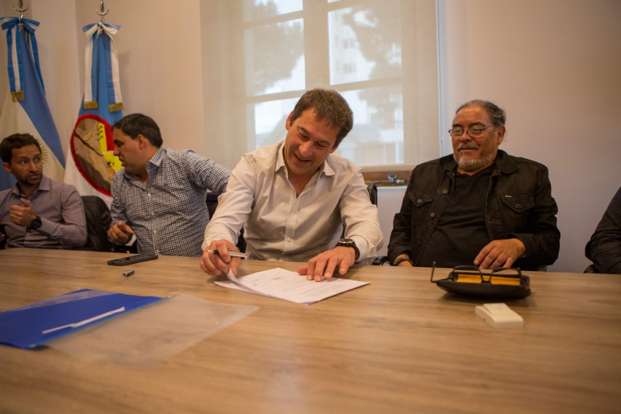 El Municipio de Comodoro y los sindicatos acordaron un incremento salarial del 18% para lo que resta de 2022