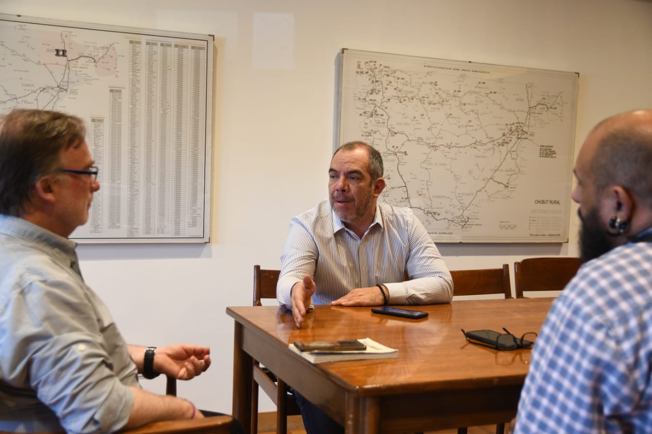 Grazzini se reunió con intendentes y jefes comunales para avanzar en proyectos de infraestructura escolar