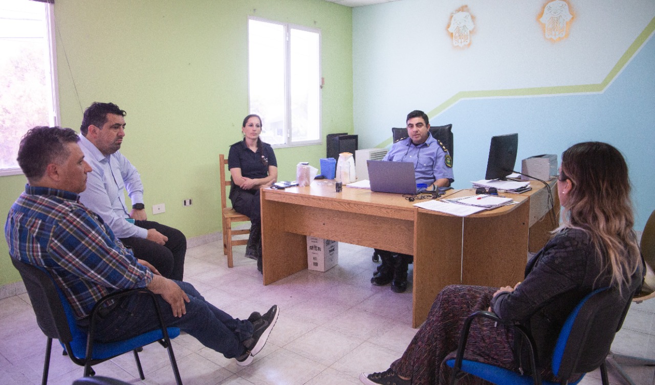 El secretario de Gobierno se reunió con el nuevo Comisario de Playa Unión y planificaron trabajos en conjunto