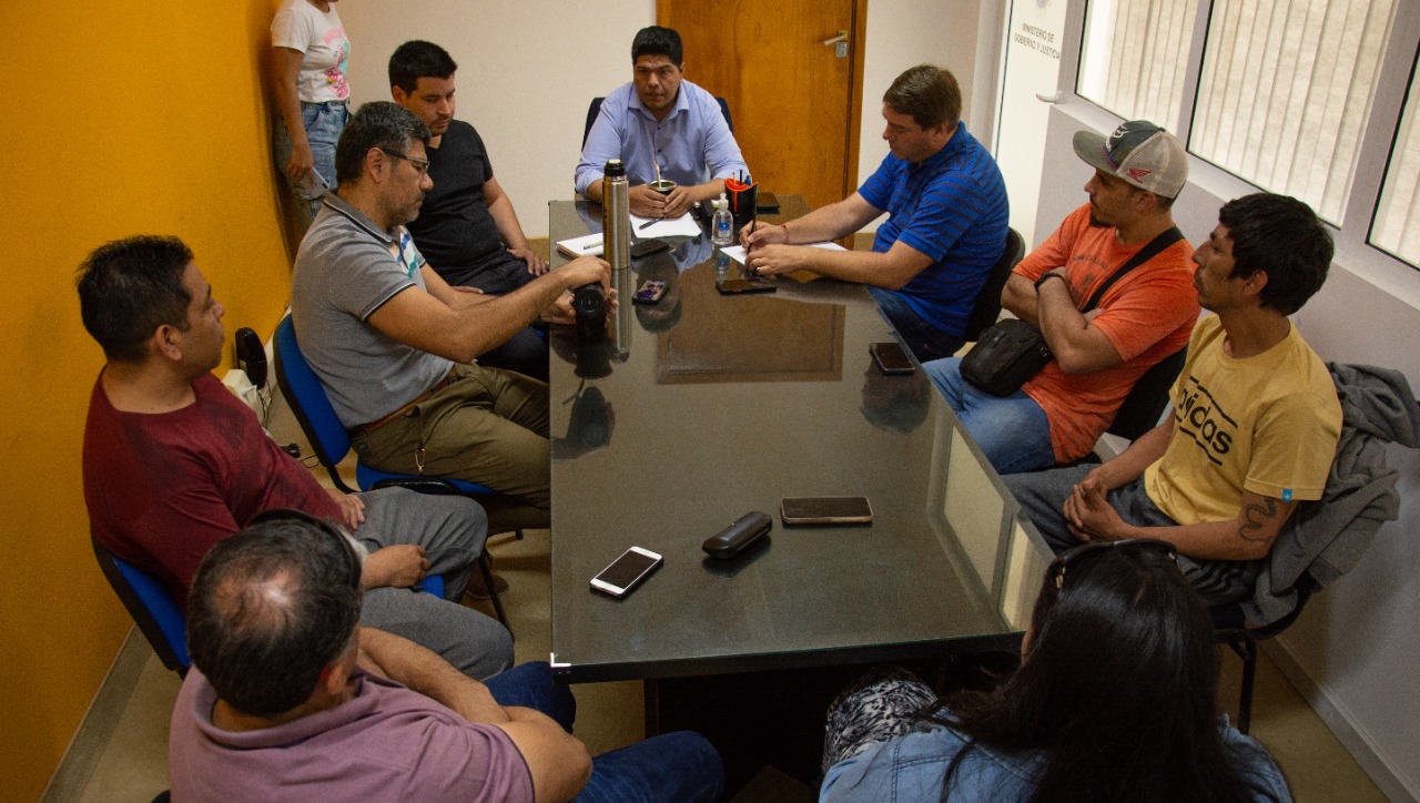 Chubut: El Gobierno se reunió con trabajadores de FyRSA y STIA con el fin de buscar una solución definitiva para el problema de desabastecimiento