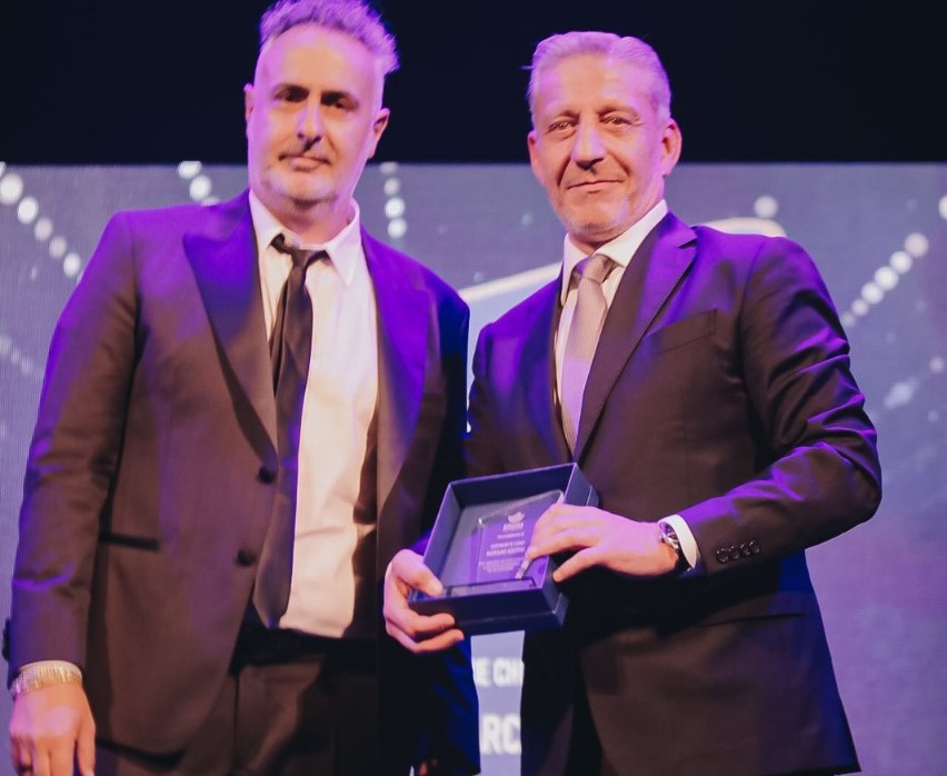 Arcioni recibió un reconocimiento en los Premios Bitácora a la Industria Turística: “Es para todos los que hicieron posible que Chubut esté posicionado a nivel nacional e internacional”