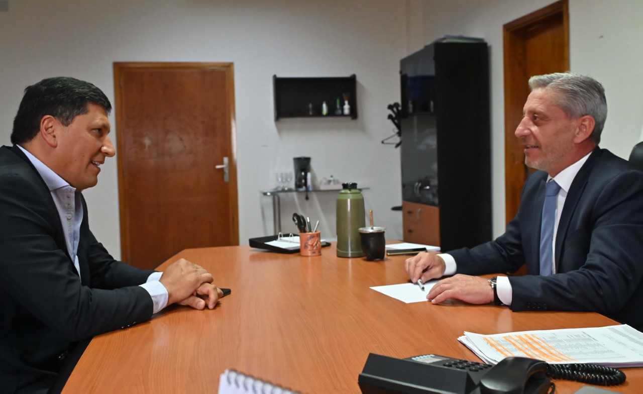 Arcioni ya tuvo la primera reunión con el nuevo ministro de Desarrollo Social y le pidió “territorialidad” y una “fuerte presencia en el interior de Chubut”