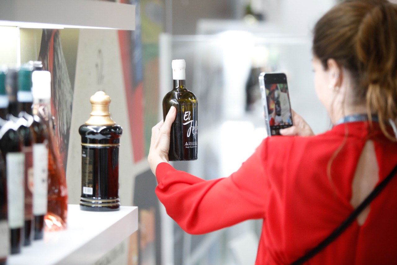 Se viene la Feria Prowein 2023 en Alemania y convocan a productores vitivinícolas de Chubut para que expongan sus bodegas a toda el mundo