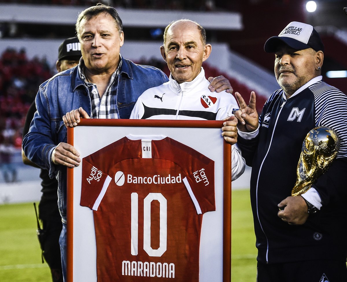 “Maradona todavía tenía mucho para dar”, lamentó Bertoni