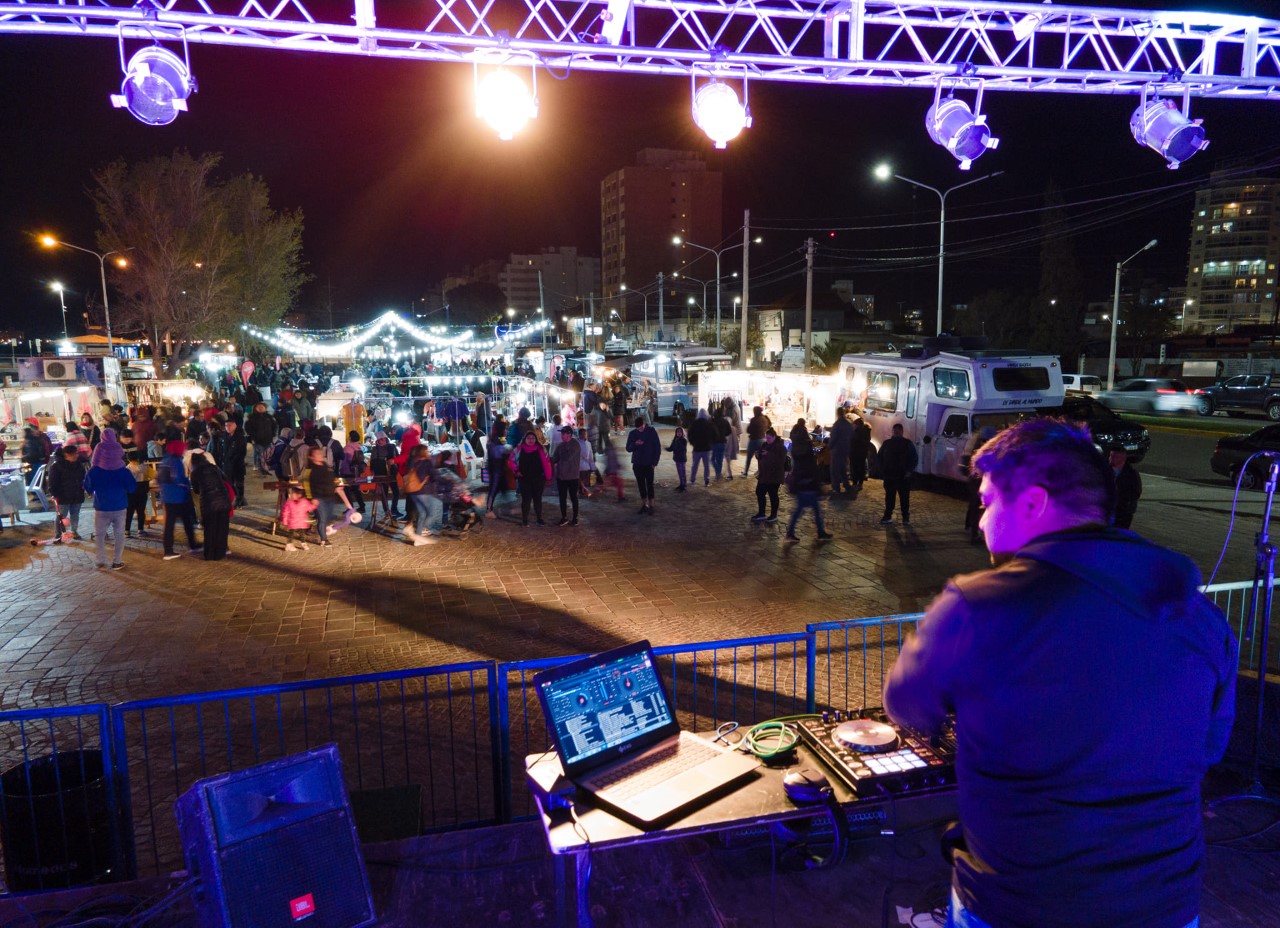 Se viene una nueva edición del Madryn Comestible y convocan a DJ´s locales para animar el evento gastrónomico