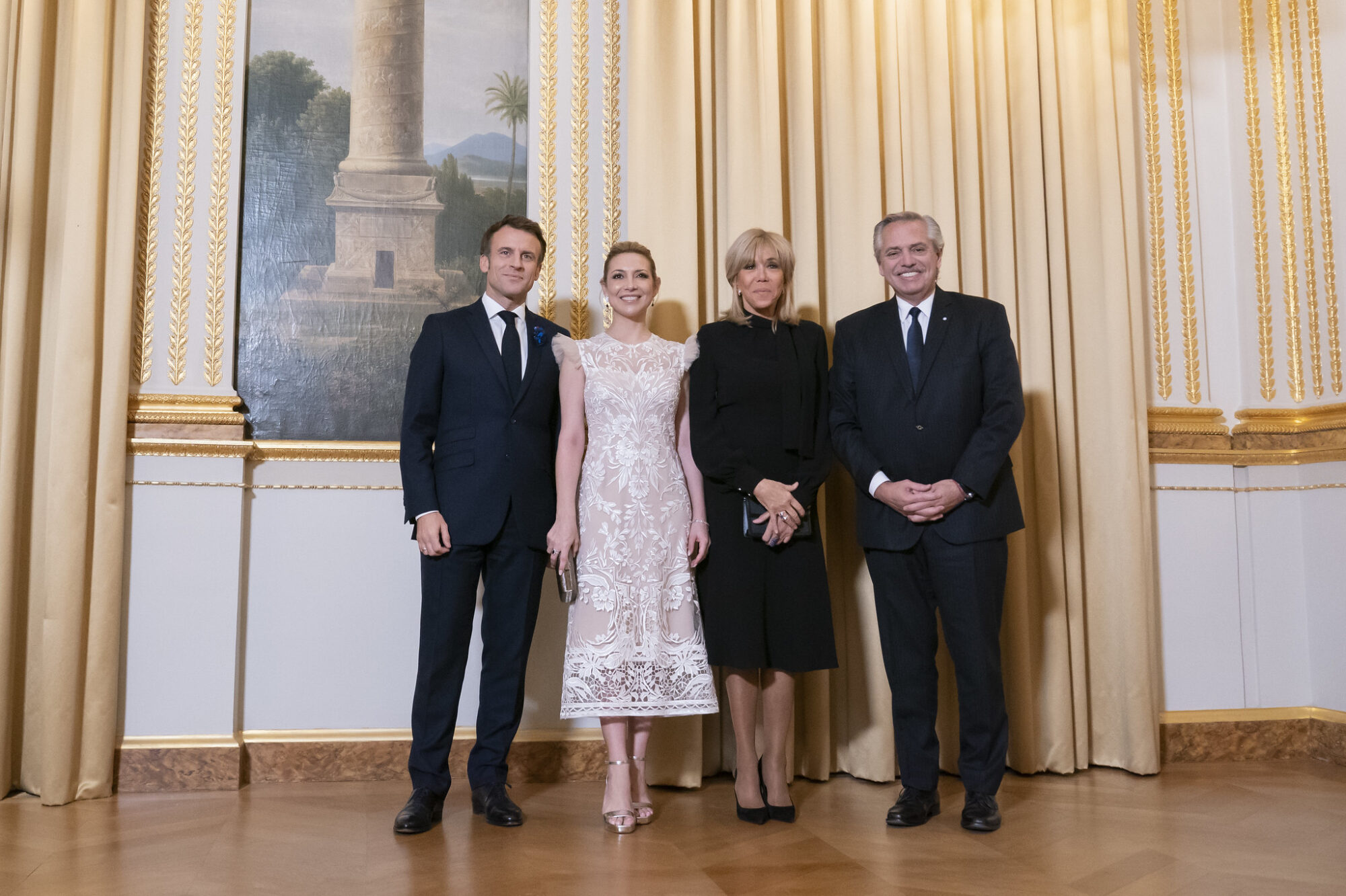 Fabiola Yáñez organizó encuentro con artistas y personalidades de la cultura argentina en París