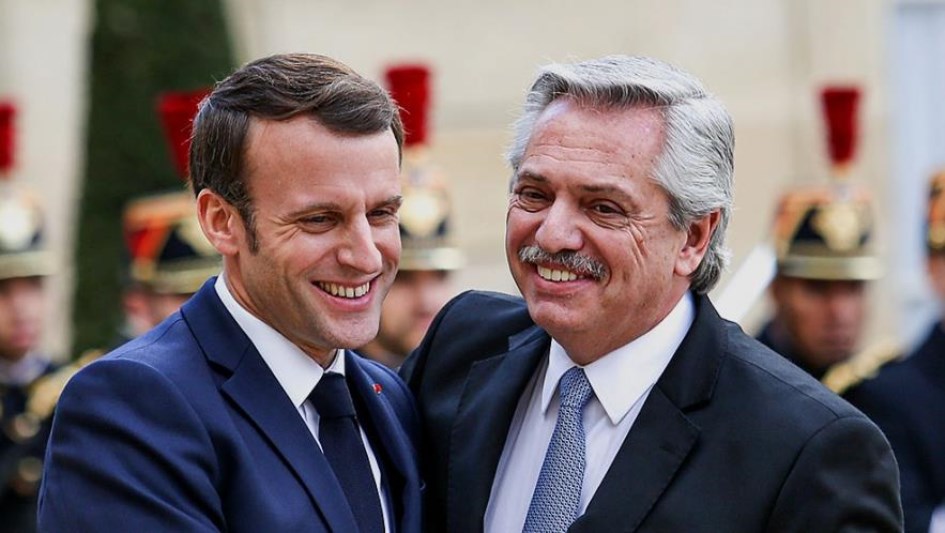 Alberto Fernández ya está en París: Mantendrá una reunión bilateral con Macron con eje en alimentos, litio, hidrógeno verde y energía eólica y solar