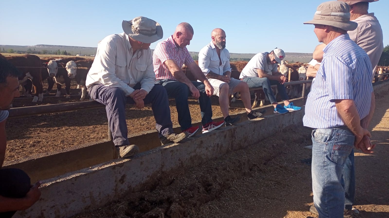 Massoni recorrió el Clúster Ganadero del Valle con Darío James: Habrá un trabajo conjunto para combatir la inseguridad y generar más empleo