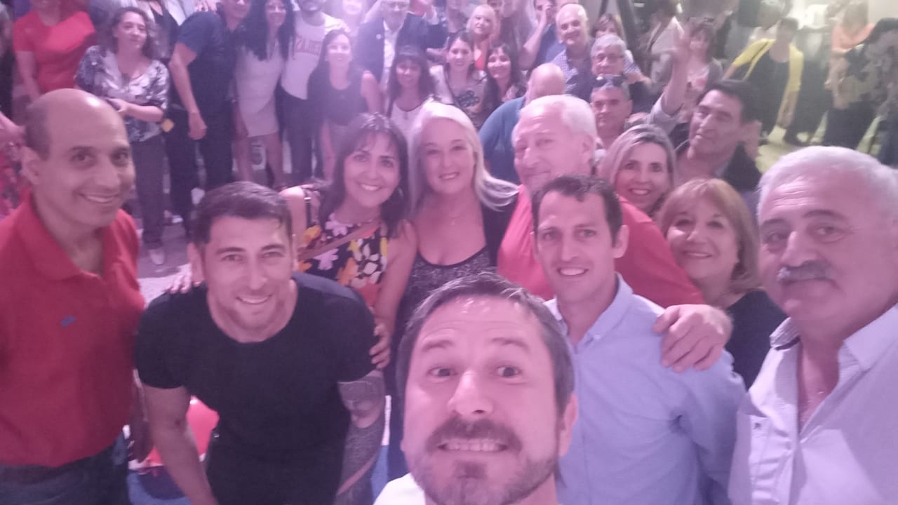 En un acto en Trelew, Merino recibió el respaldo como “único candidato” a intendente de la UCR dentro de Juntos por el Cambio y le marcaron la cancha a Massoni