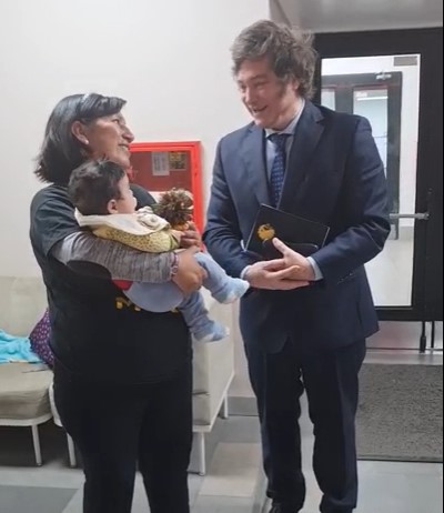 Una mujer le puso Milei a su bebé en honor al líder liberal: “Quiero que sea economista como él”