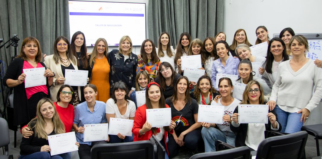Más de 30 mujeres empresarias de Neuquén se capacitaron en negociación