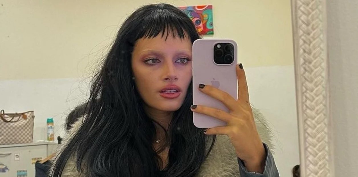 Oriana Sabatini impactó con su nuevo look y generó elogios y críticas: Cejas rubias, flequillo y make up “estilo zombie”