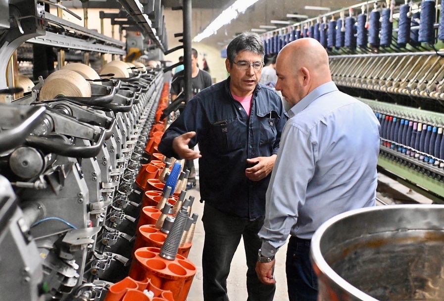 Sastre aprovechó que no hubo sesión en Legislatura por el Parlamento Patagónico y recorrió la Cooperativa Textil y el Club Deportivo Dolavon