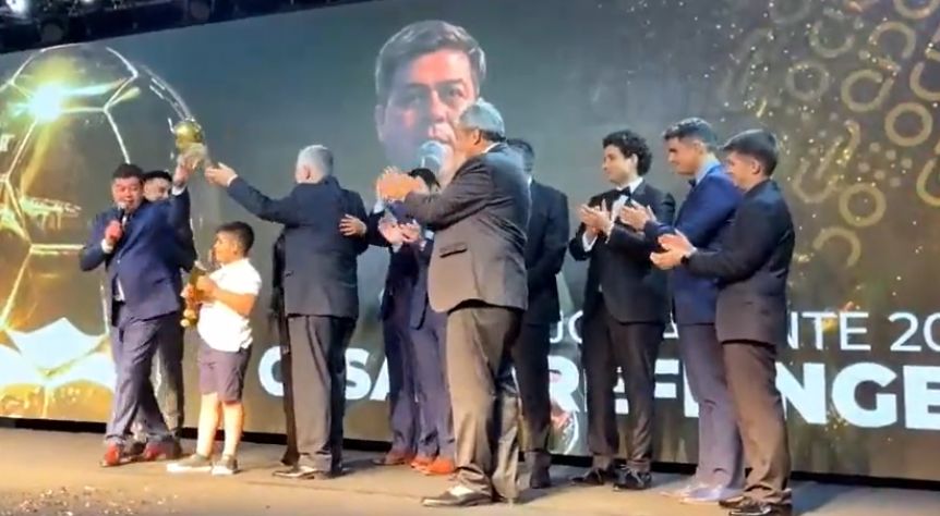 César Treffinger y su polémica campaña para la gobernación: Se comparó con Lionel Messi y simuló recibir un “Balón de Oro”