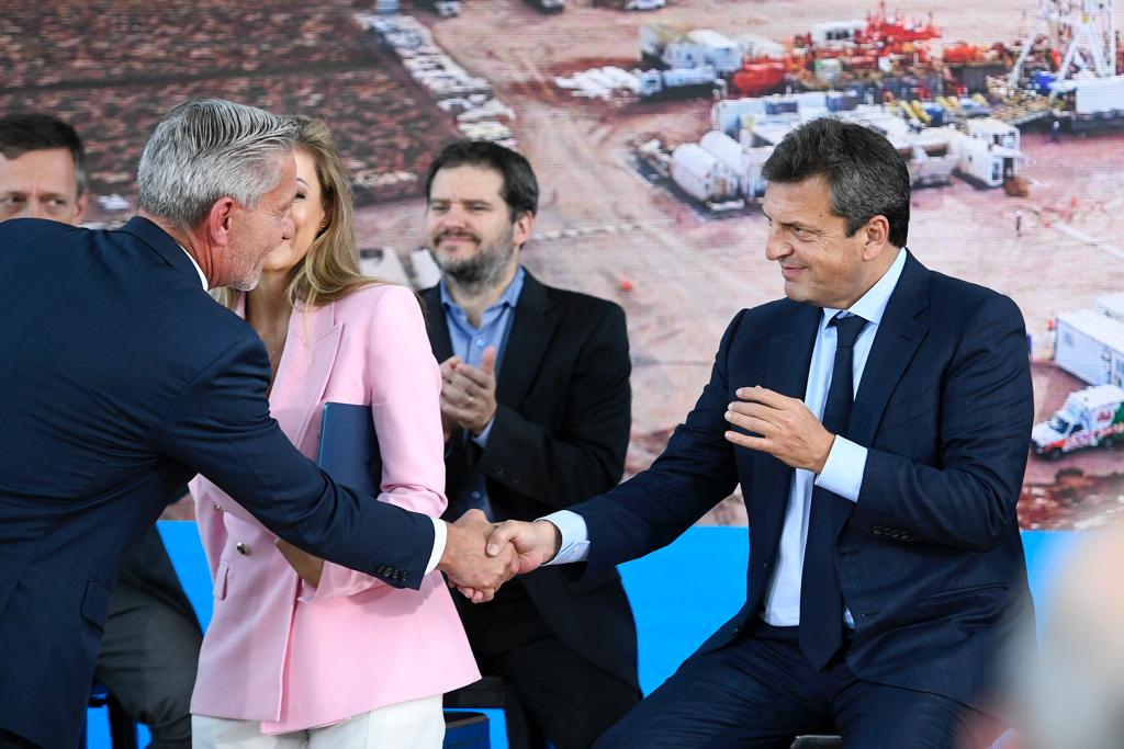Arcioni participó junto a Massa de la presentación de las Rondas 4 y 5 del Plan Gas.Ar en Buenos Aires