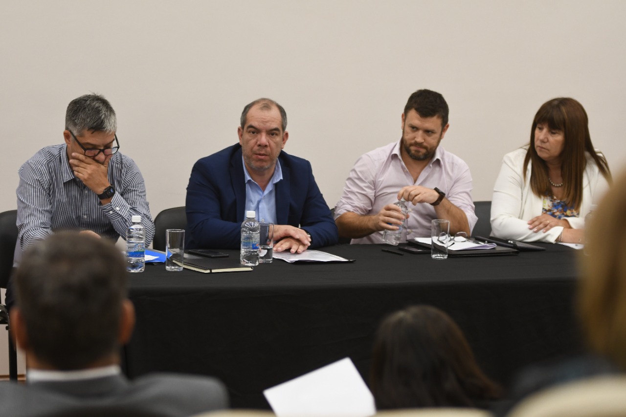 Grazzini y Aguilera informaron a los diputados del alcance del proyecto para la declarar la emergencia edilicia escolar