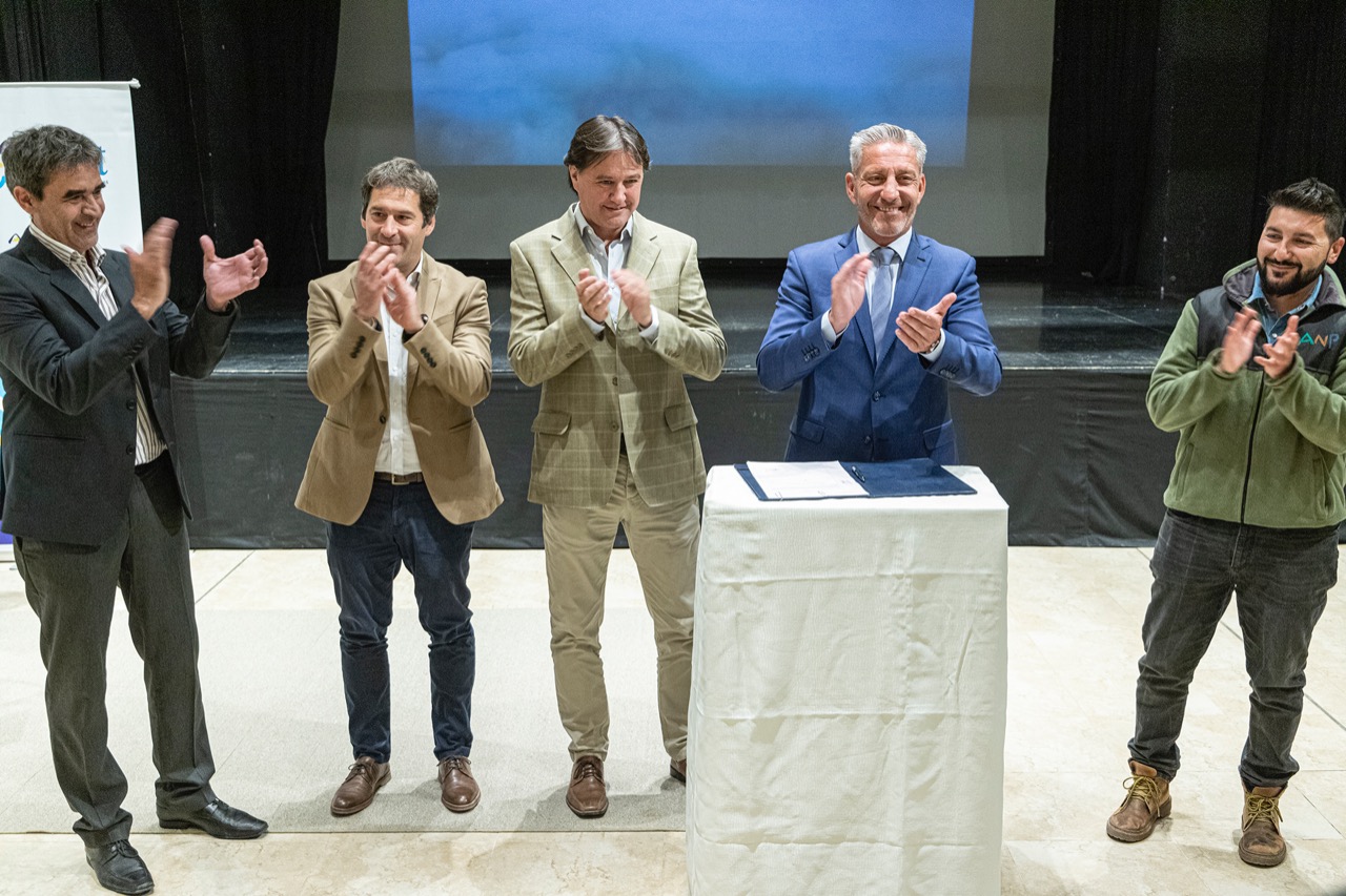 Luque acompañó la promulgación de la ampliación del Área Natural Protegida Punta Marqués