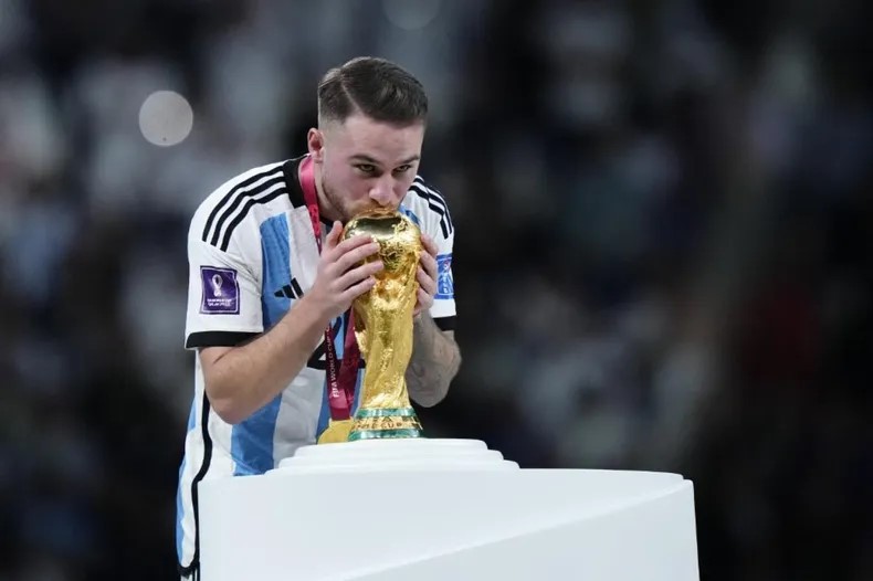 Alexis Mac Allister fue declarado Ciudadano Ilustre en Santa Rosa, su ciudad natal