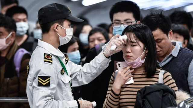 Advierten que el brote de coronavirus en China es un “caldo de cultivo” de nuevas variantes