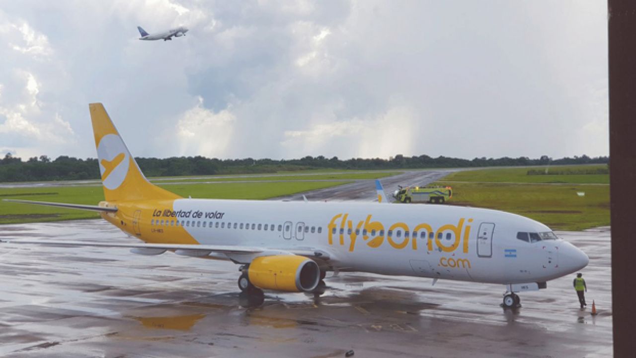 Flybondi incorpora un nuevo avión para vuelos de cabotaje y regionales