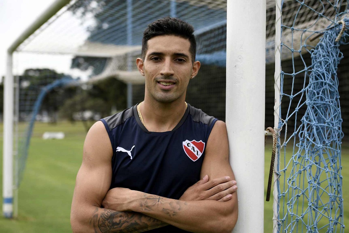 Independiente no puede incorporar más jugadores por demanda de Gonzalo Verón