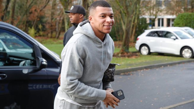 Mbappé renuncia a sus vacaciones y vuelve a entrenarse con el PSG