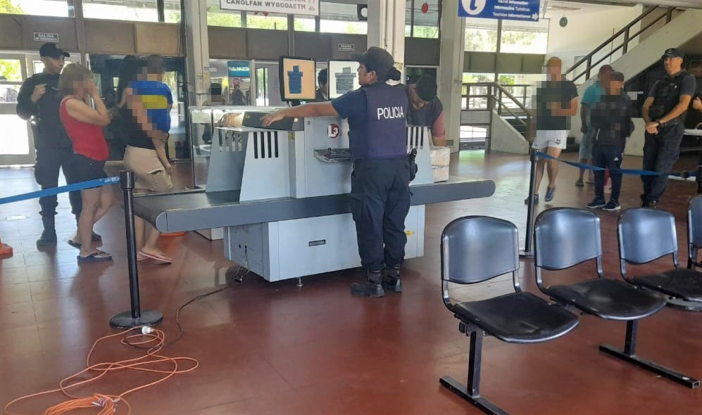 Hubo 17 detenidos y secuestro de pirotecnia en Trelew y en la zona del Valle durante el fin de semana largo de Navidad