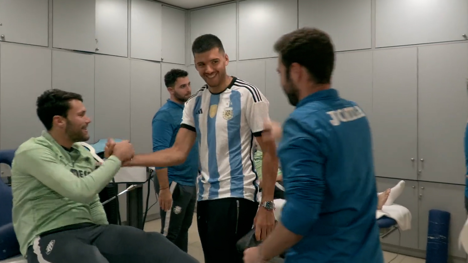 Rulli y Foyth lucieron la camiseta argentina en el regreso a los entrenamientos en Villarreal