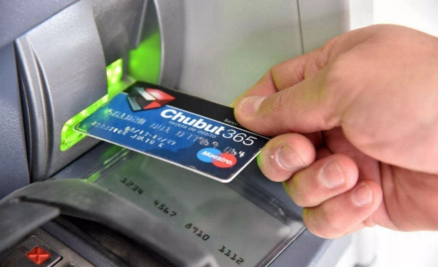 Chubut: El Gobierno deposita hoy los sueldos para empleados activos y jubilados y mañana estarán disponibles por cajeros automáticos