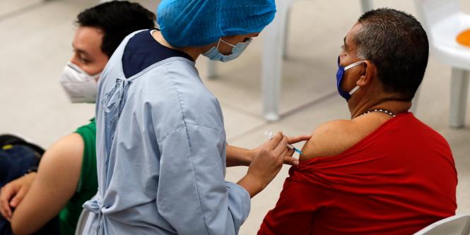 La FDA propuso que las dosis de la vacuna contra el COVID-19 sean anuales