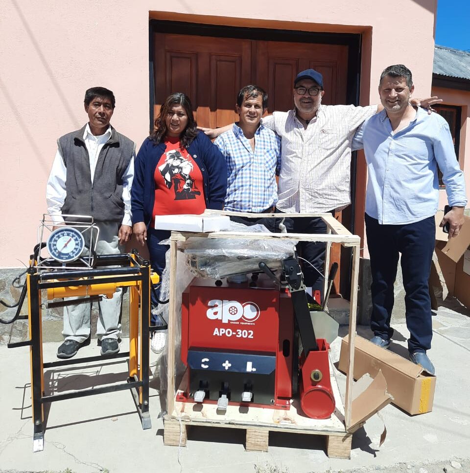 Chubut: El Gobierno firmó convenio y entregó aportes en el 95° aniversario de Gualjaina