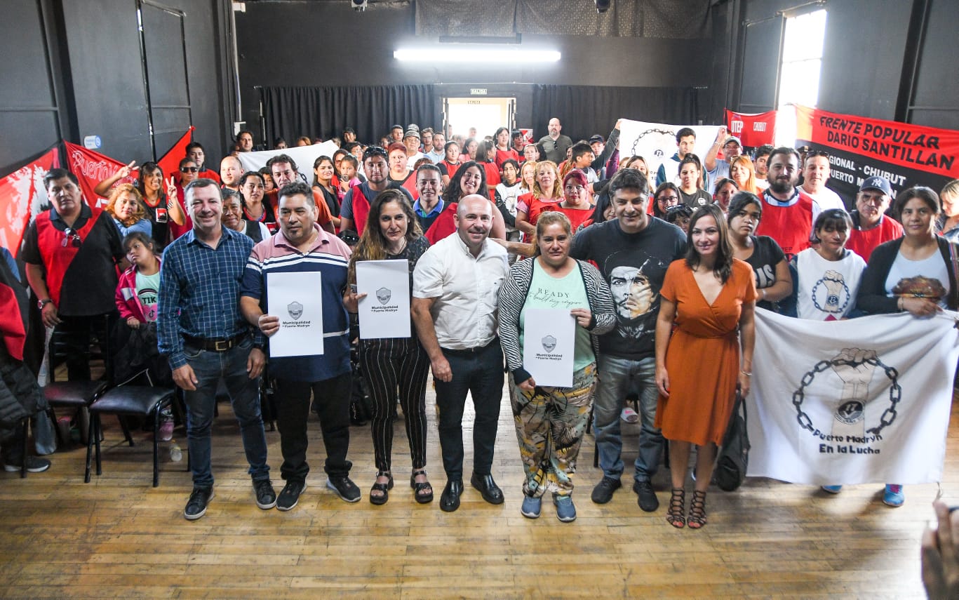 Sastre entregó en Madryn la preadjudicación de tierras a organizaciones y movimientos sociales para construir una sede y un espacio de desarrollo productivo