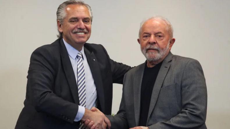 Argentina y Brasil estudian implementar una nueva moneda común