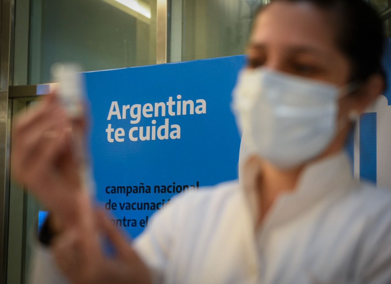 Reportan 56 muertes por coronavirus y 8.614 contagios en todo el país en los últimos 7 días