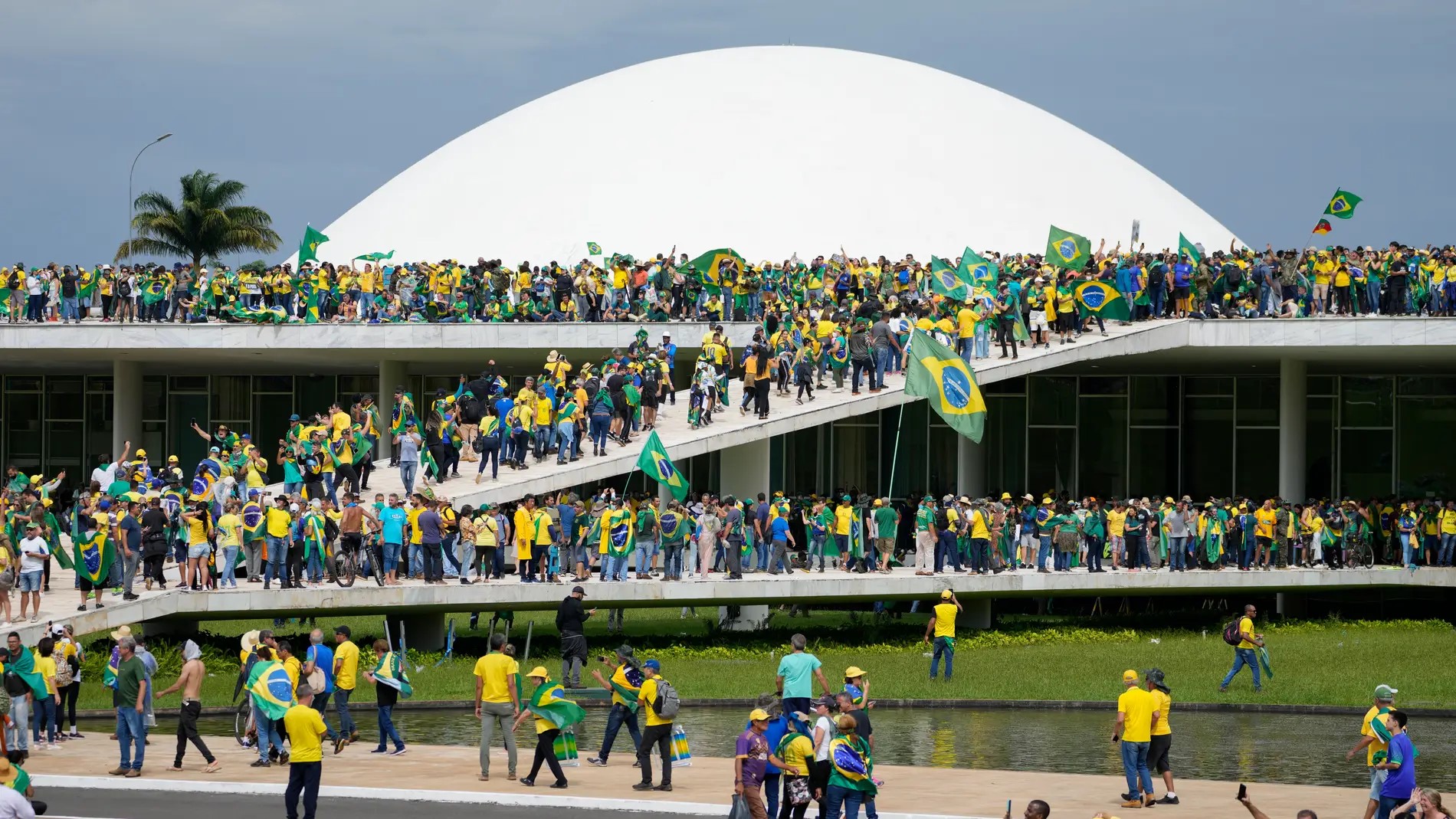 Golpe a la democracia: Miles de partidarios de Bolsonaro asaltan el Congreso, la Presidencia y el Supremo de Brasil