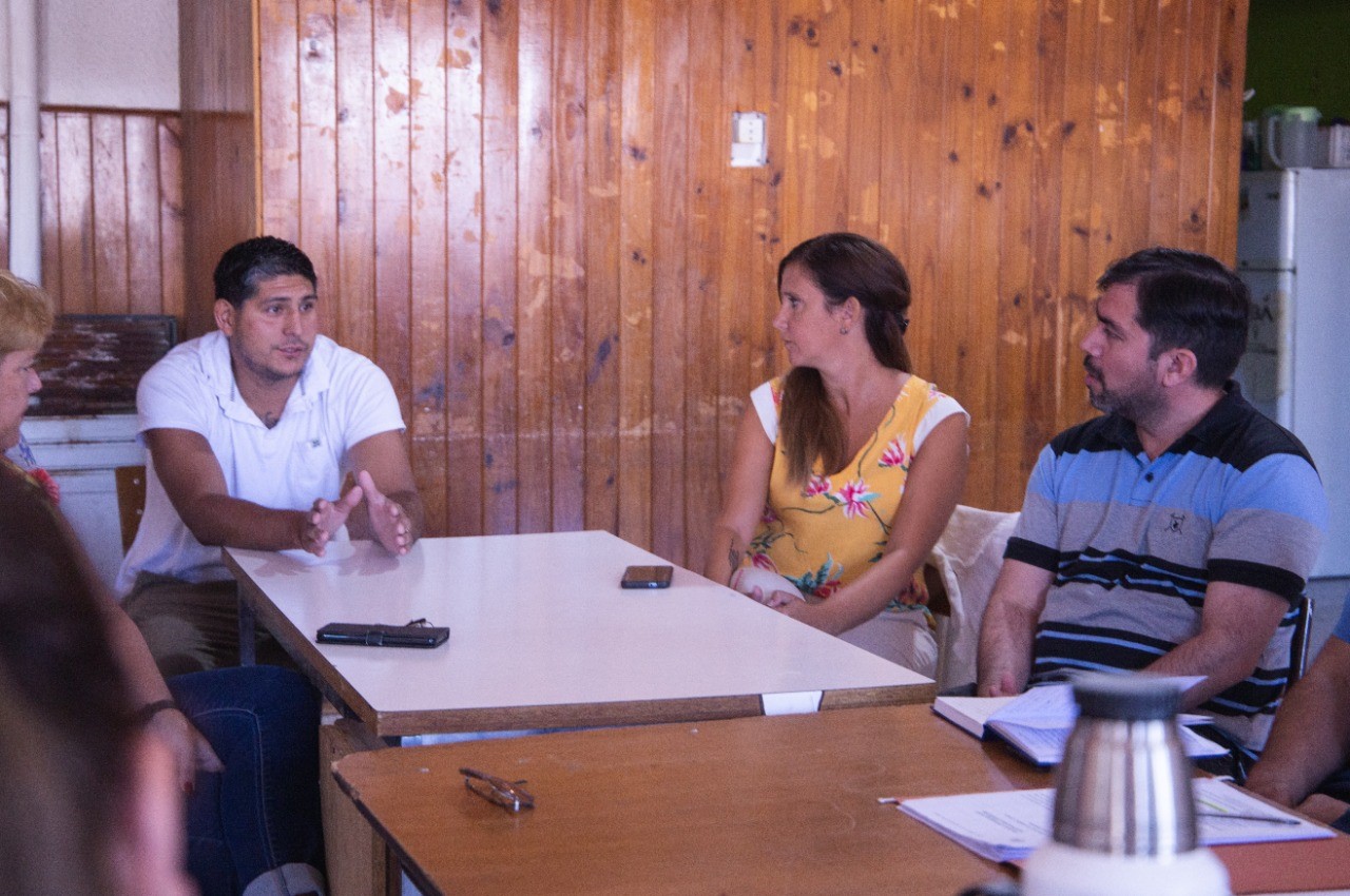 Karina Barneche ya releva las necesidades de los barrios de Rawson y se reunió con vecinos del Área 12 para avanzar sobre temas de seguridad