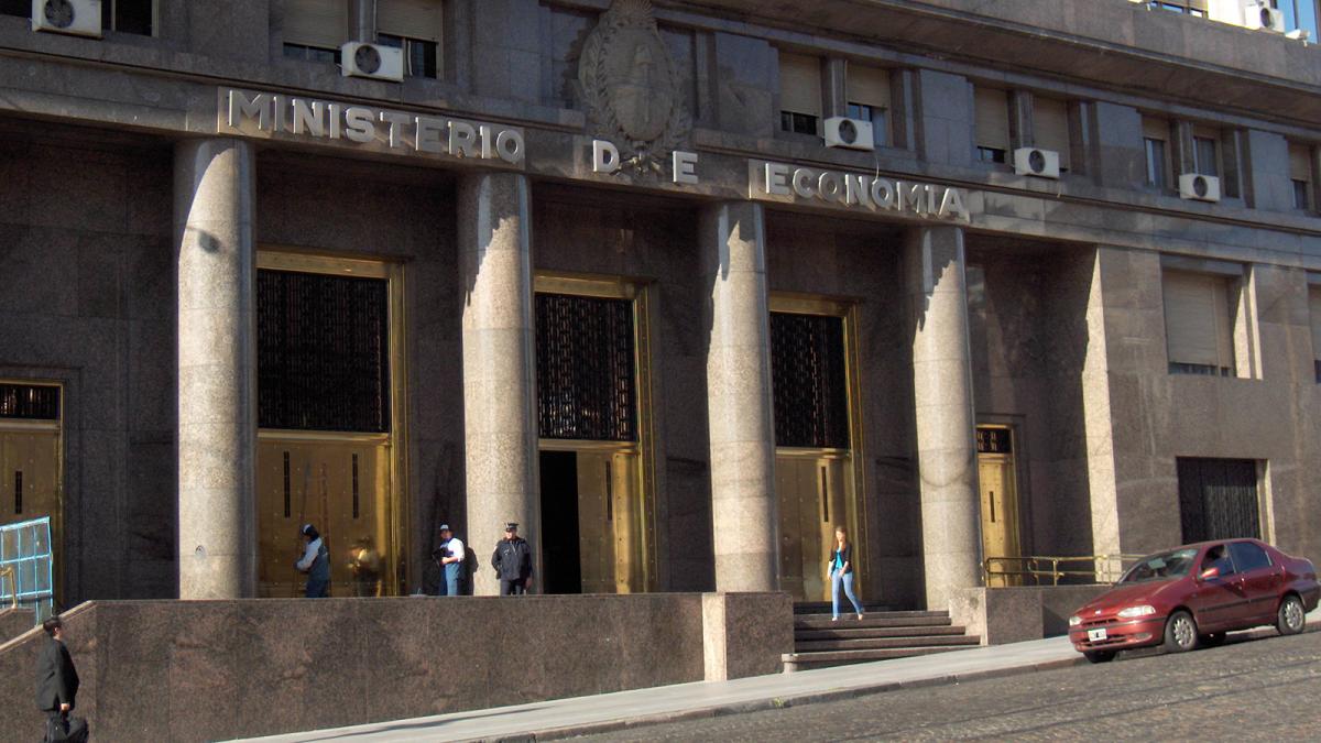 Economía emitió un bono por más de $ 9.800 millones para cancelar subsidios de tasa a provincias