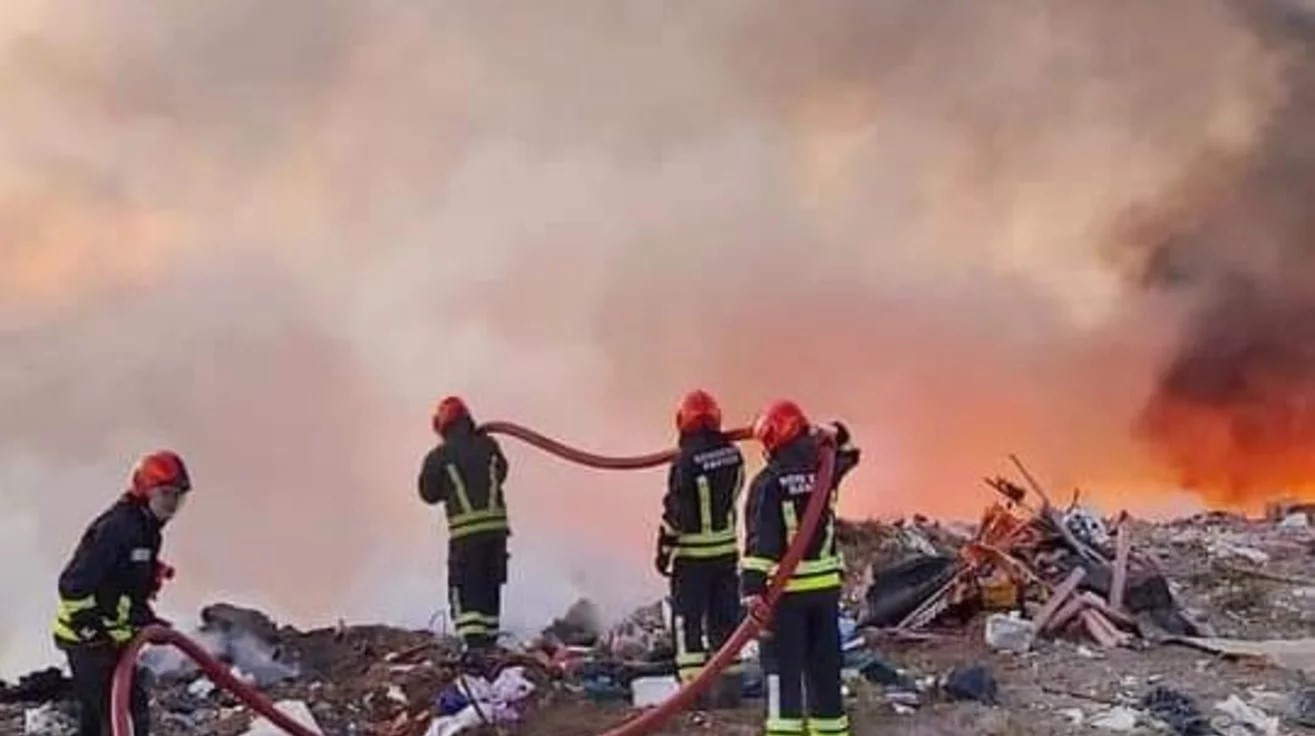 Los bomberos de Rawson realizaron más de dos intervenciones por día durante el 2022 y participaron de 135 incendios en la capital
