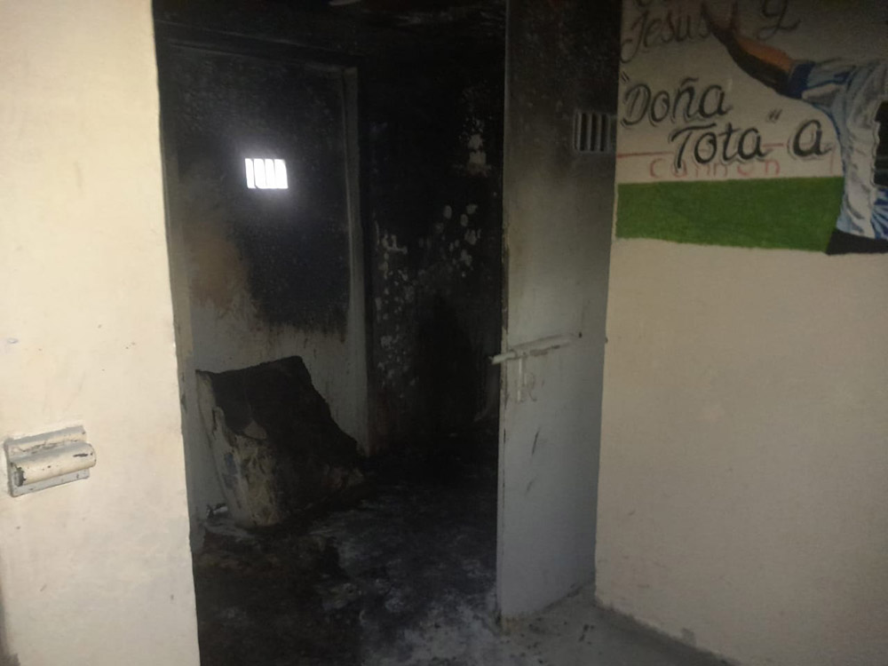 A un preso de Madryn le cancelaron las salidas transitorias, se enojó, generó un incendio y tuvieron que reubicar al resto de los detenidos