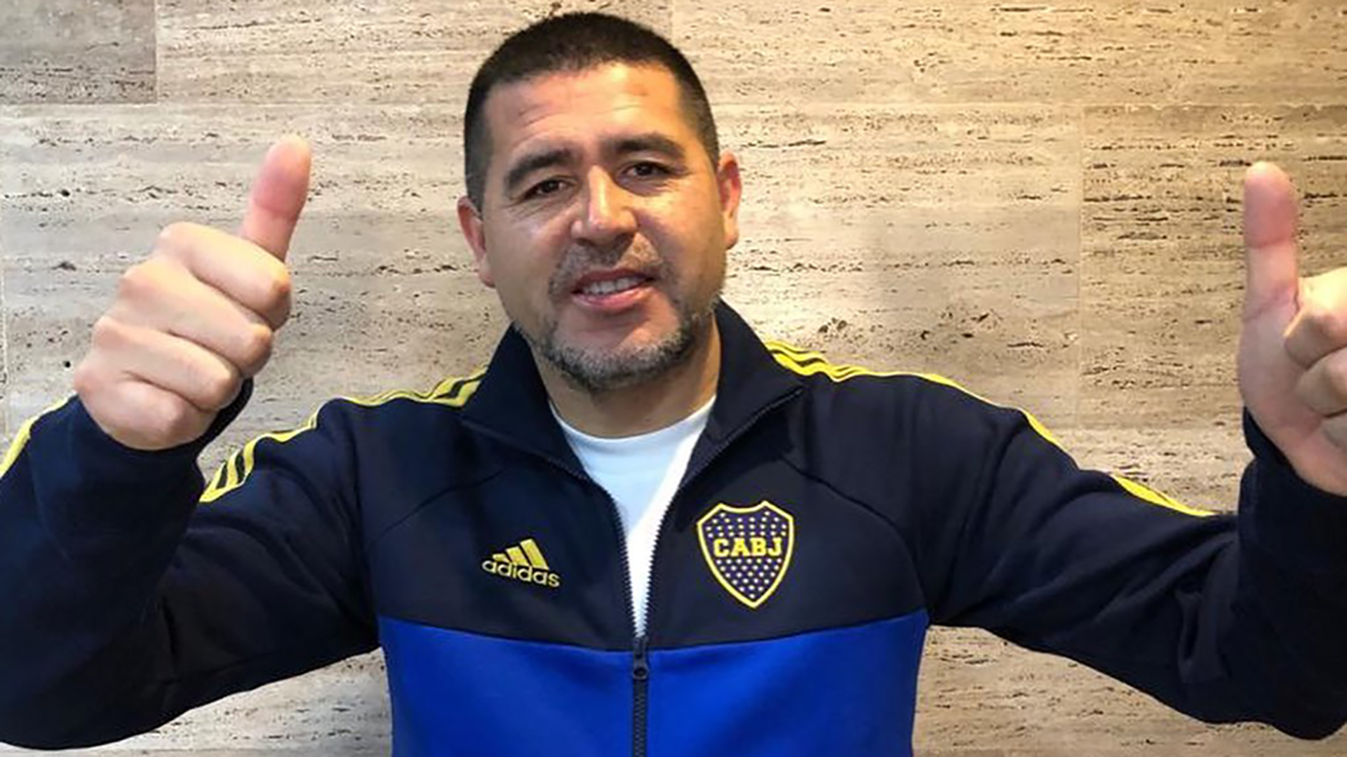 Riquelme: “Nos piden traer 14 refuerzos, pero con lo que tenemos ganamos algo cada tres meses”