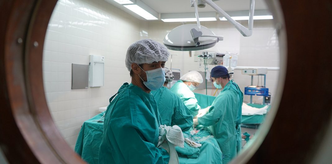 Gutiérrez incorporó más de 450 personas a la planta permanente del Sistema de Salud durante 2022