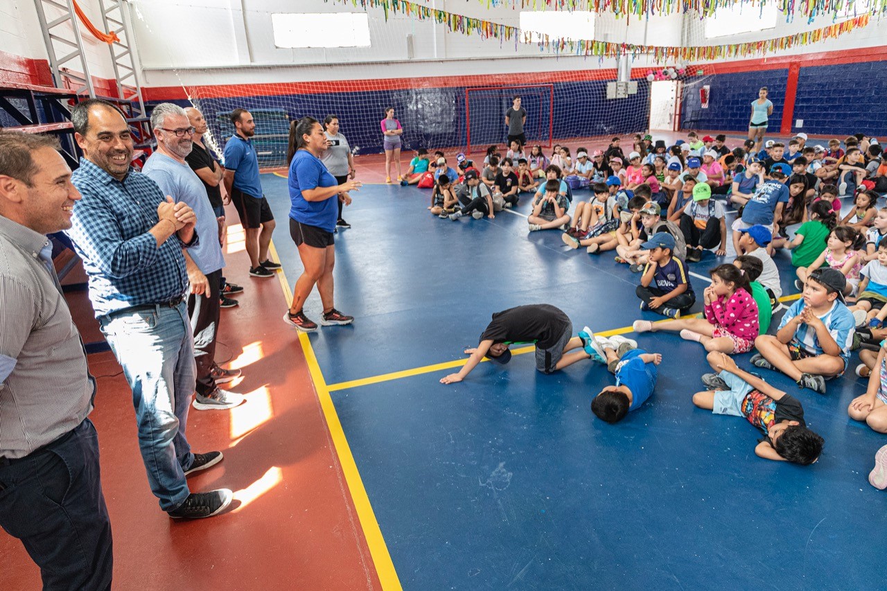 Sampaoli: “Es muy lindo ver a los chicos cómo comparten, se divierten y se hacen amigos en las colonias”