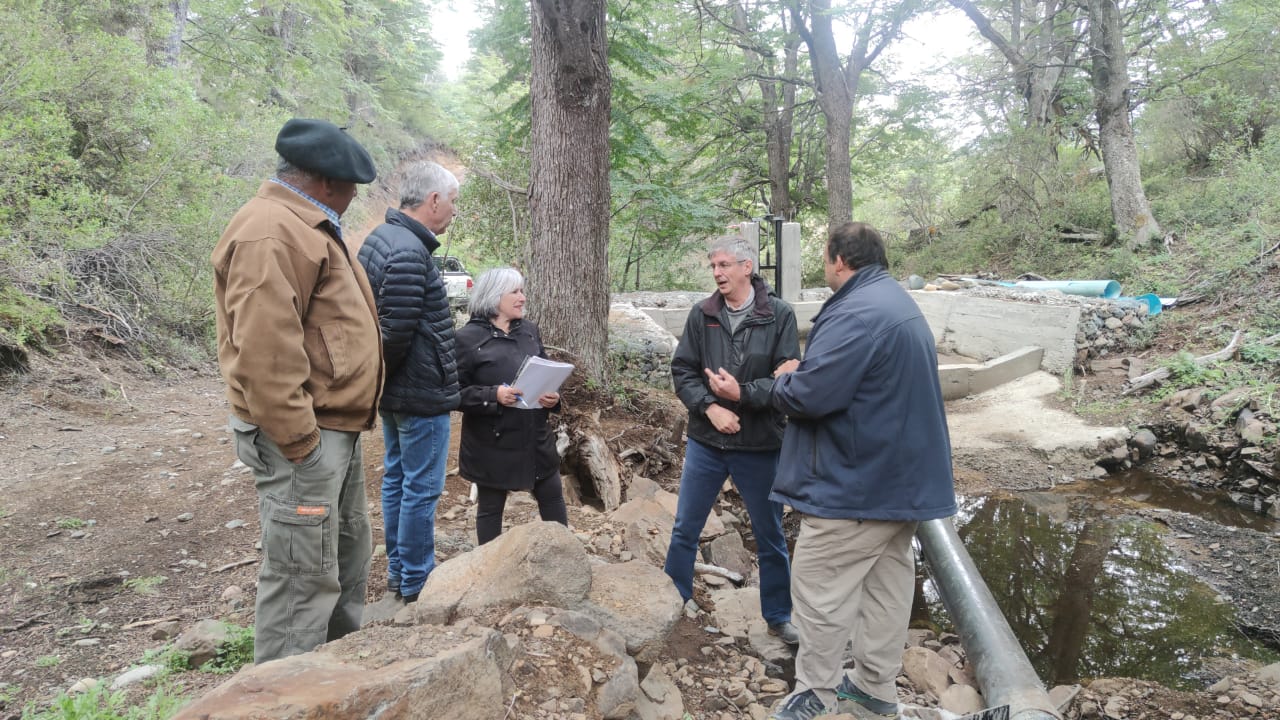 Ongarato junto a los secretarios de Obras Públicas y Desarrollo Social visitaron la obra hídrica de Alto Río Percy
